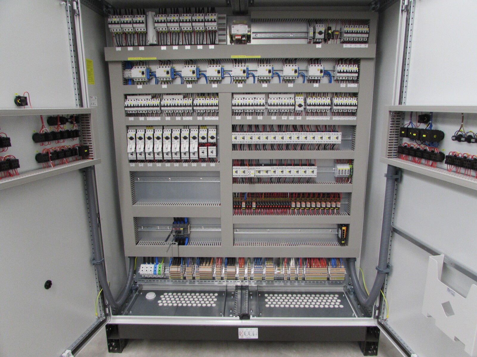 Control cabinet Hybride 2240 compartment 2 Viper extern